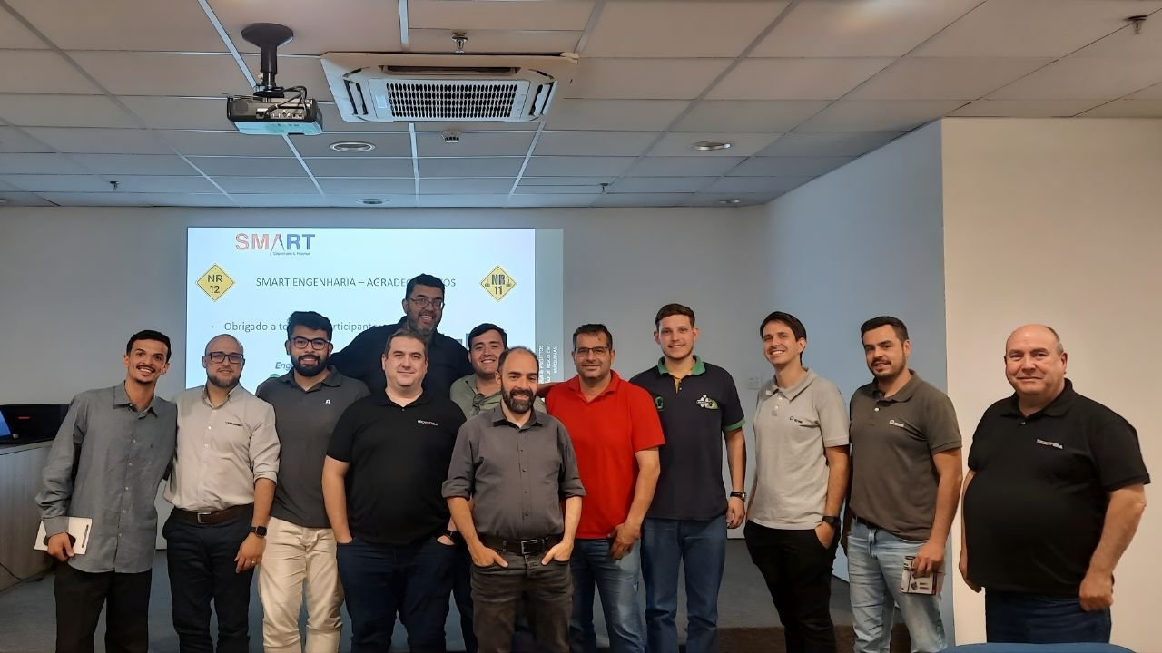 público participando da palestra sobre normas NR11 e NR12